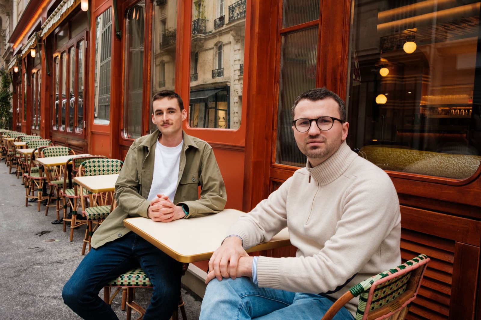 Vincent Galand et Matthieu Glorion, cofondateurs de Kalm, en terrasse
