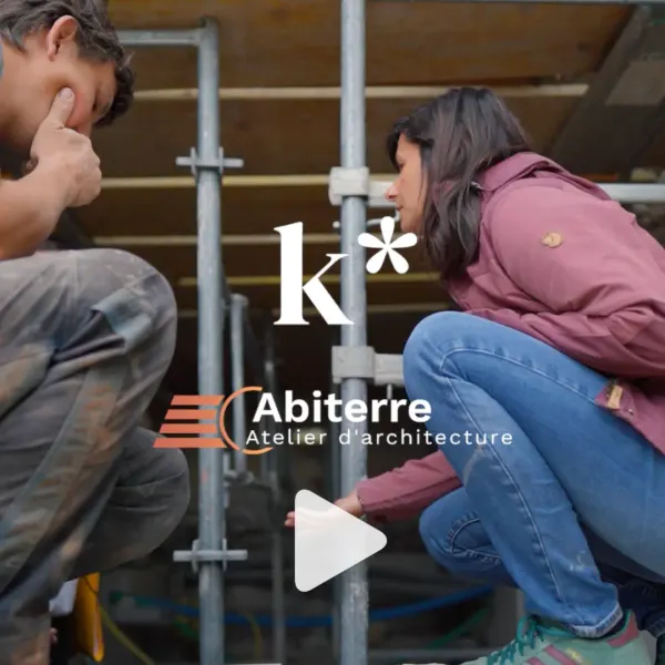 Capture d'écran de la vidéo de témoignage tournée avec Claire Bonnart Mazzolini de l'atelier d'architecture Abiterre, heureuse cliente de Kalm
