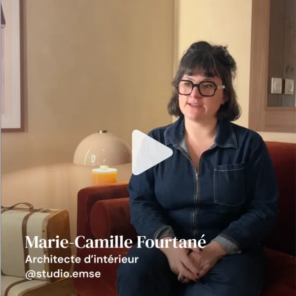 Capture d'écran de la vidéo de témoignage tournée avec Marie-Camille de l'agence Studio Emsé, heureuse cliente de Kalm